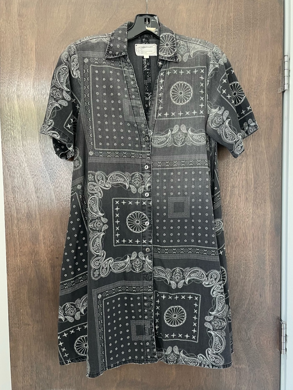 Current/Elliott Washed Black Bandana-Print A-line Button front Shirtdress.